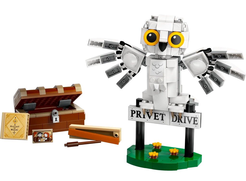 Hedwig at Privet Drive - Source The LEGO GroupHedwig at Privet Drive